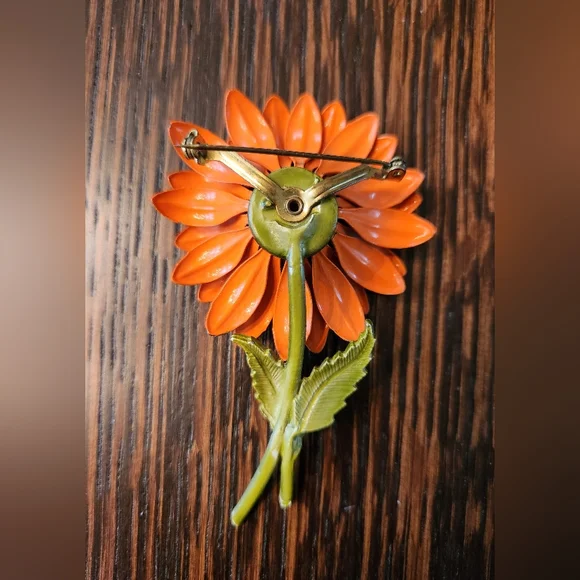Vintage Orange Enamel Flower Pin Brooch EUC $18 - Picture 2 of 3